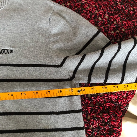 Vans grey sweater in size Medium - Picture 4 of 9